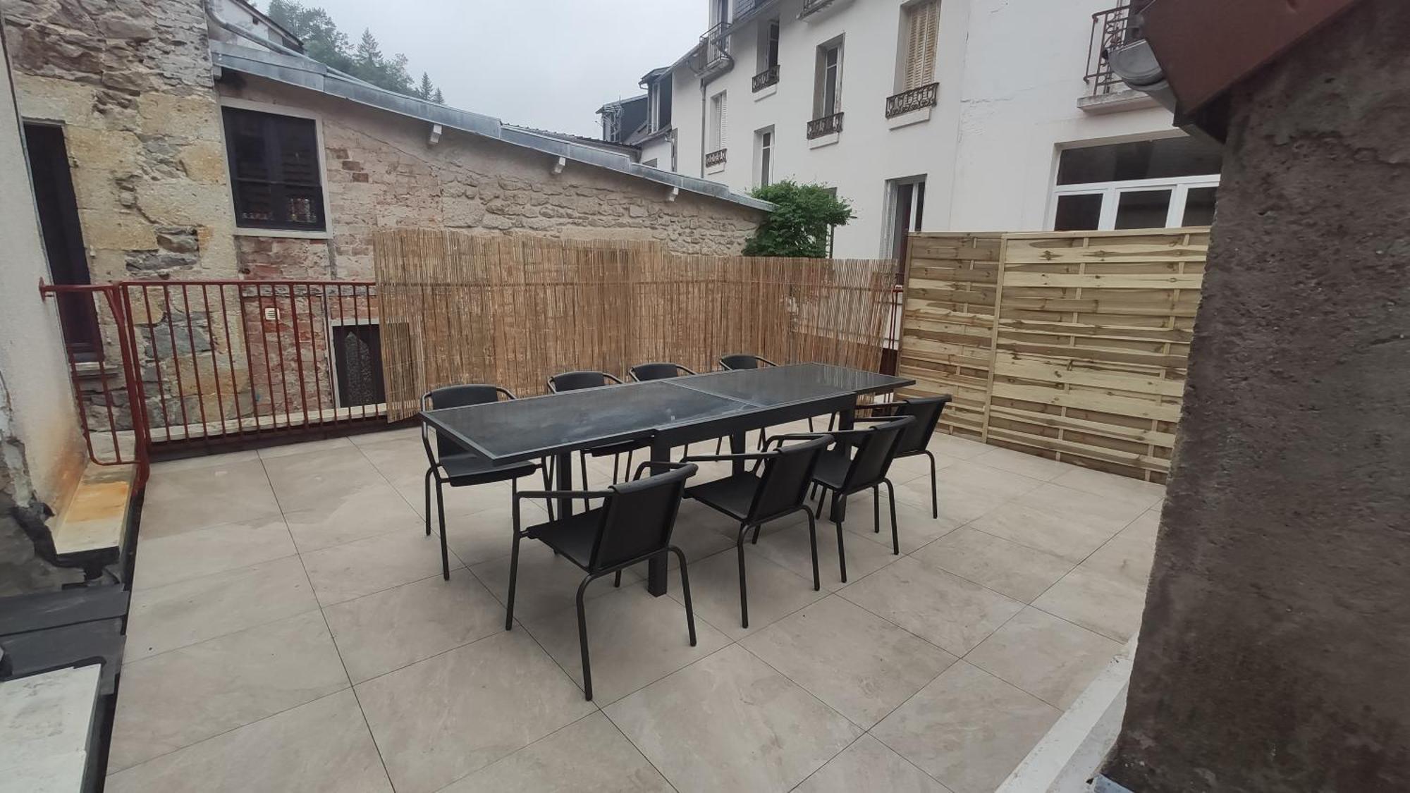 Maison Face A La Dordogne Avec Terrasse Lejlighed La Bourboule Eksteriør billede